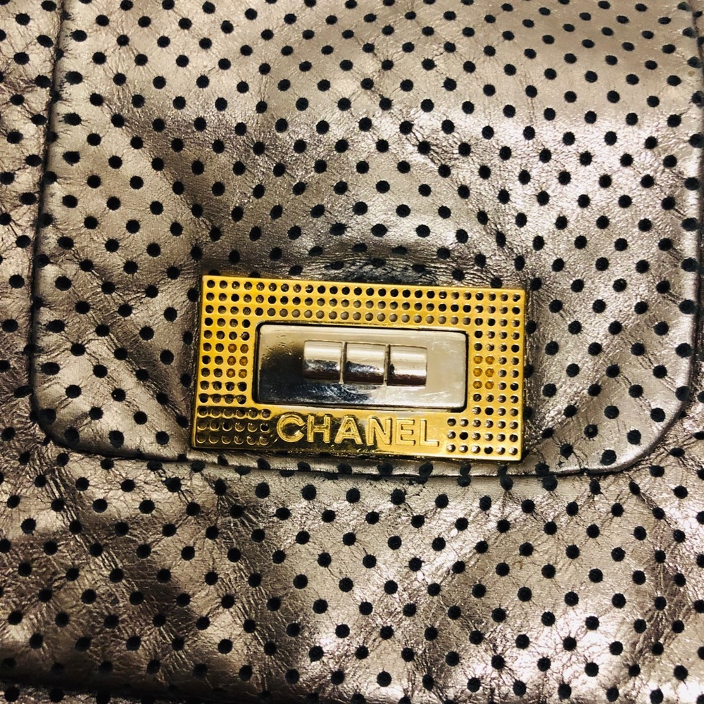 Authentic Chanel Coco perforated Bag Lambskin - Picture 4 of 8